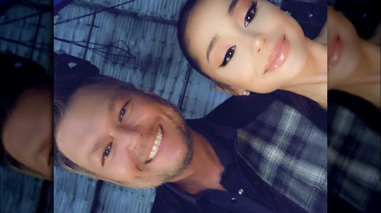 Blake Shelton and Ariana Grande in a selfie
