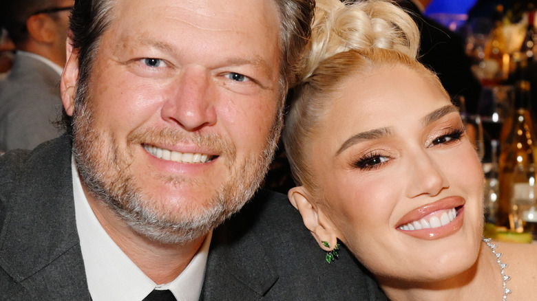 Blake Shelton and Gwen Stefani smiling