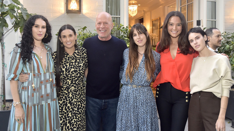 Bruce Willis poses with family 