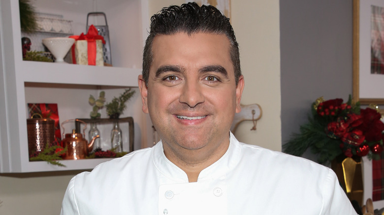 Buddy Valastro posing for cameras