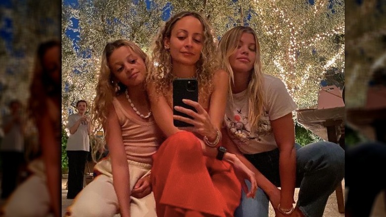 Nicole Richie poses with her daughter and Sofia