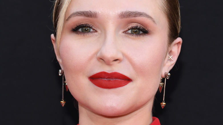 Hayden Panettiere wearing red lipstick