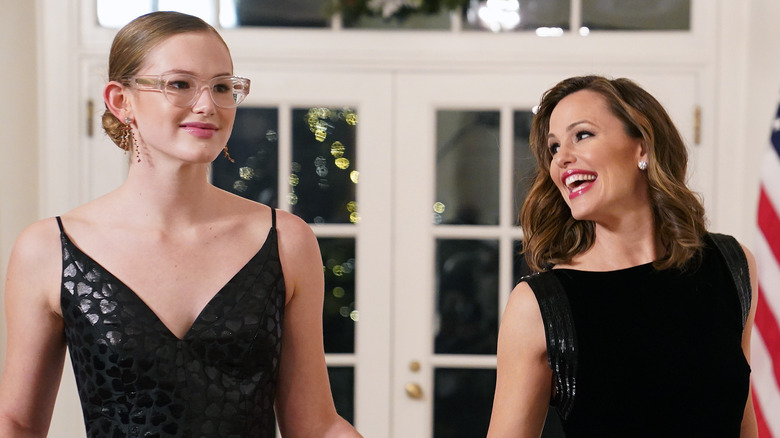 Jennifer Garner smiling at Violet Affleck