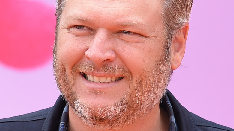 Blake Shelton on the red carpet