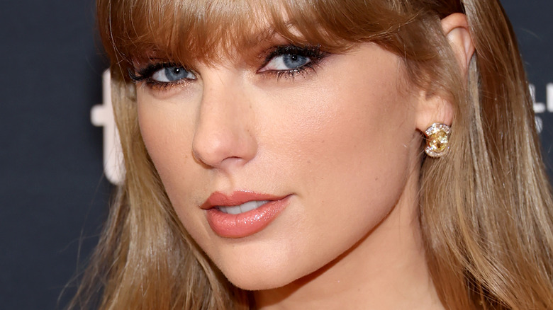 Taylor Swift blonde with bangs
