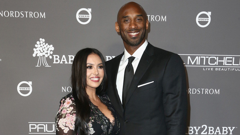 Vanessa and Kobe Bryant posing