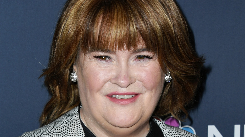 Susan Boyle bobbed hair smiling