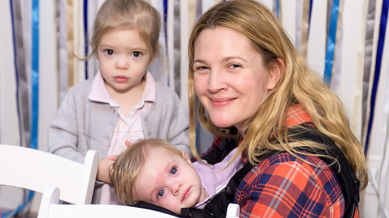 Olive Barrymore Kopelman, Frankie Barrymore Kopelman, Drew Barrymore at the Baby2Baby Holiday Party in 2014