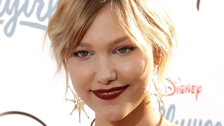 Grace VanderWaal smiling