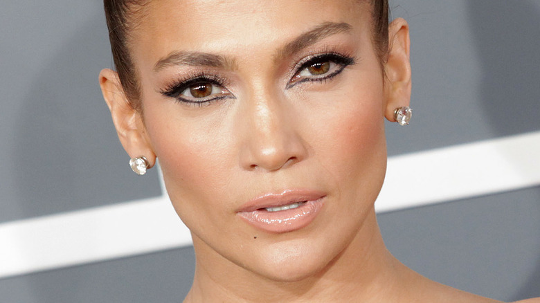 Jennifer Lopez wearing black eyeliner