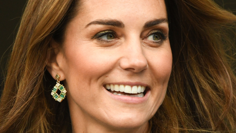 Kate Middleton green earrings