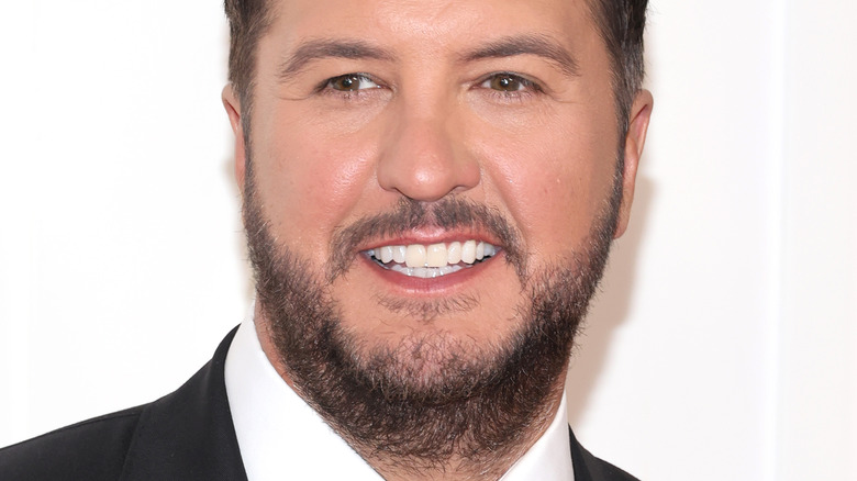 Luke Bryan smiling 