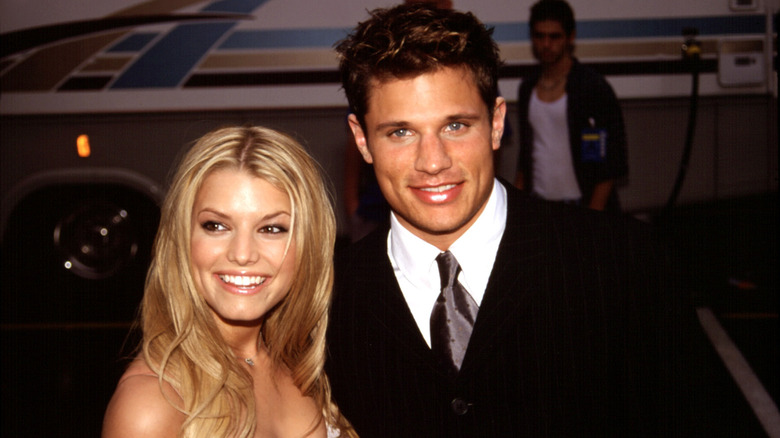 Jessica Simpson and Nick Lachey smiling