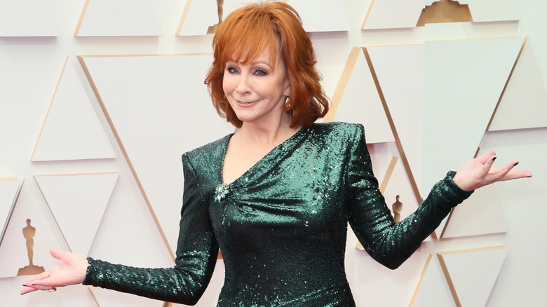 Reba McEntire posing