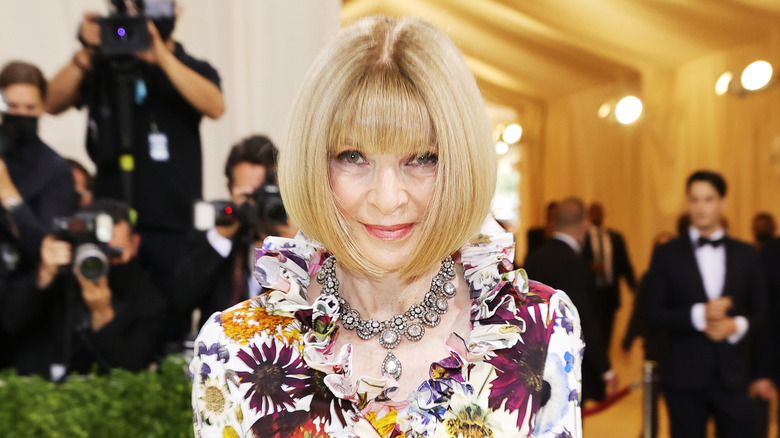 Anna Wintour posing at Met Gala