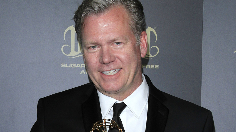 Chris Hansen, posing