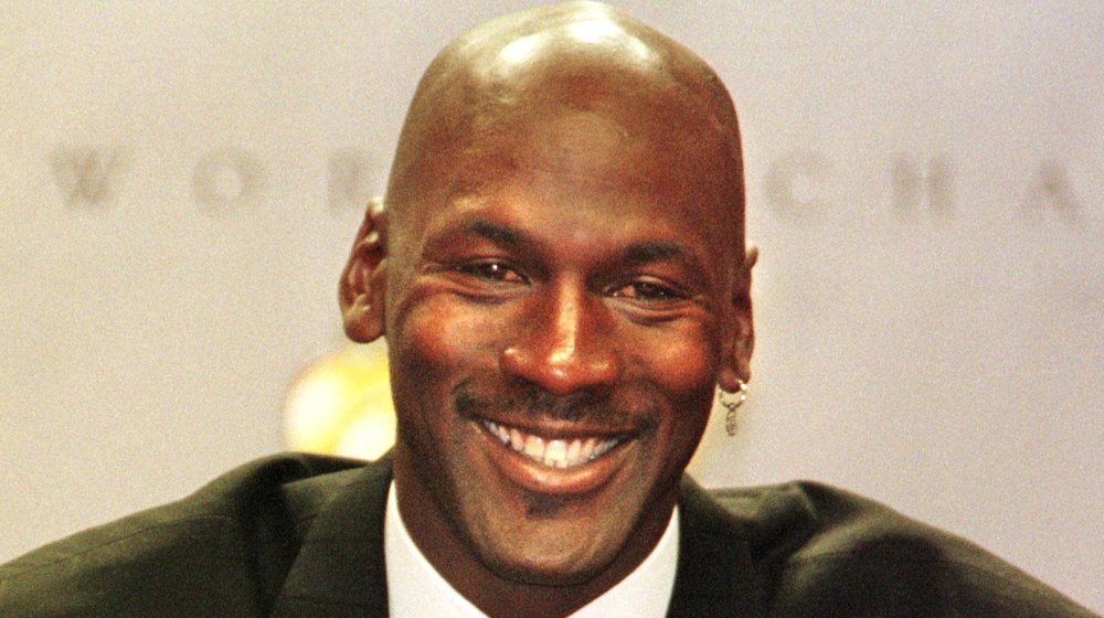 menneskemængde mandat gåde How Much Michael Jordan's Net Worth Has Increased Since He Retired