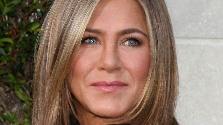 Jennifer Aniston red carpet