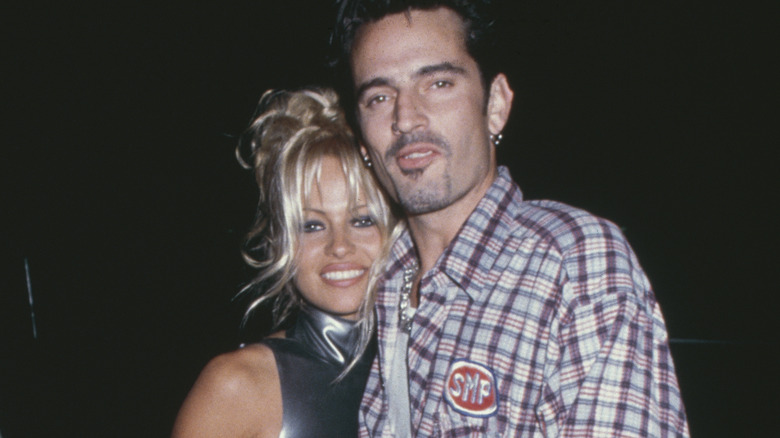 Pamela Anderson, Tommy Lee posing