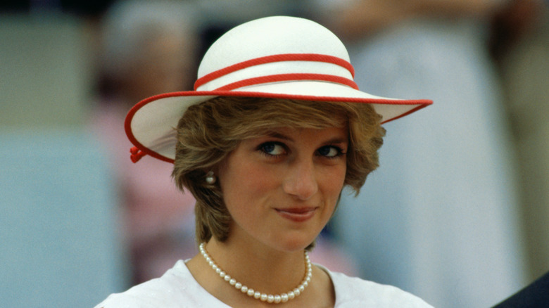 Princess Diana white hat