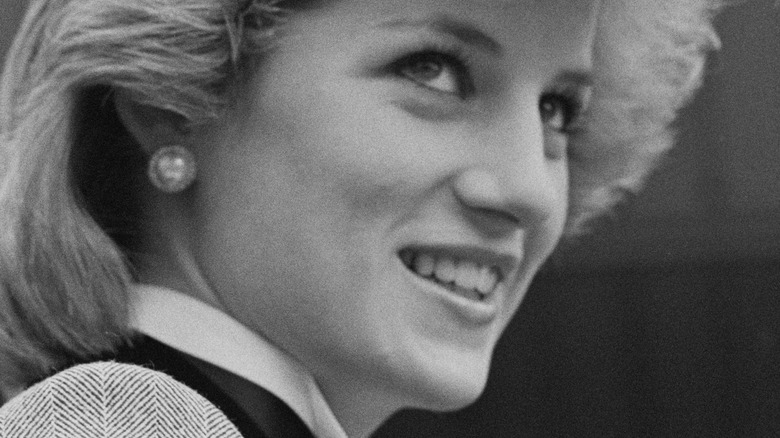 Princess Diana pearl earrings