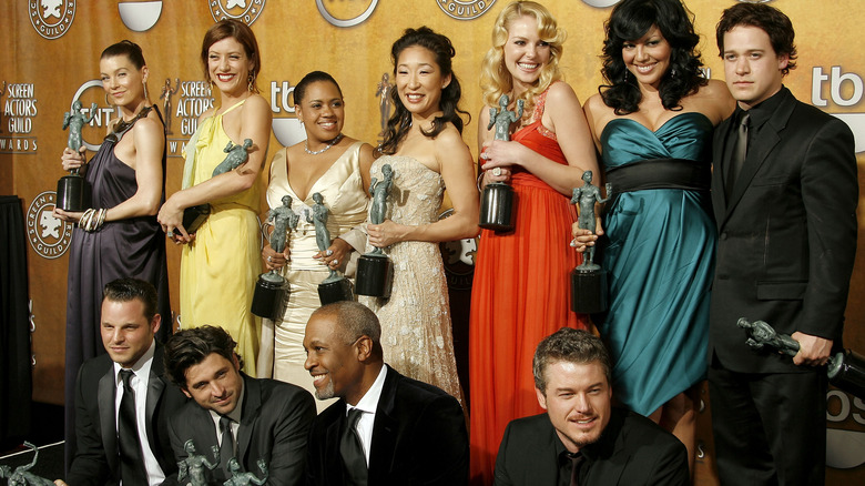 The cast of Grey's Anatomy smiling together with SAG awards