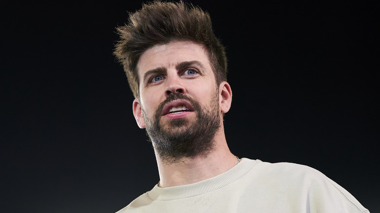 Gerard Piqué talking