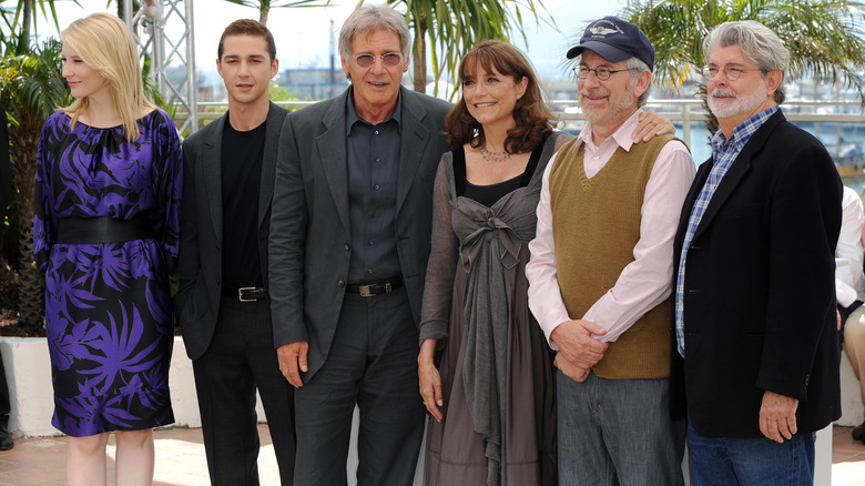 Cast of Indiana Jones 4 posing
