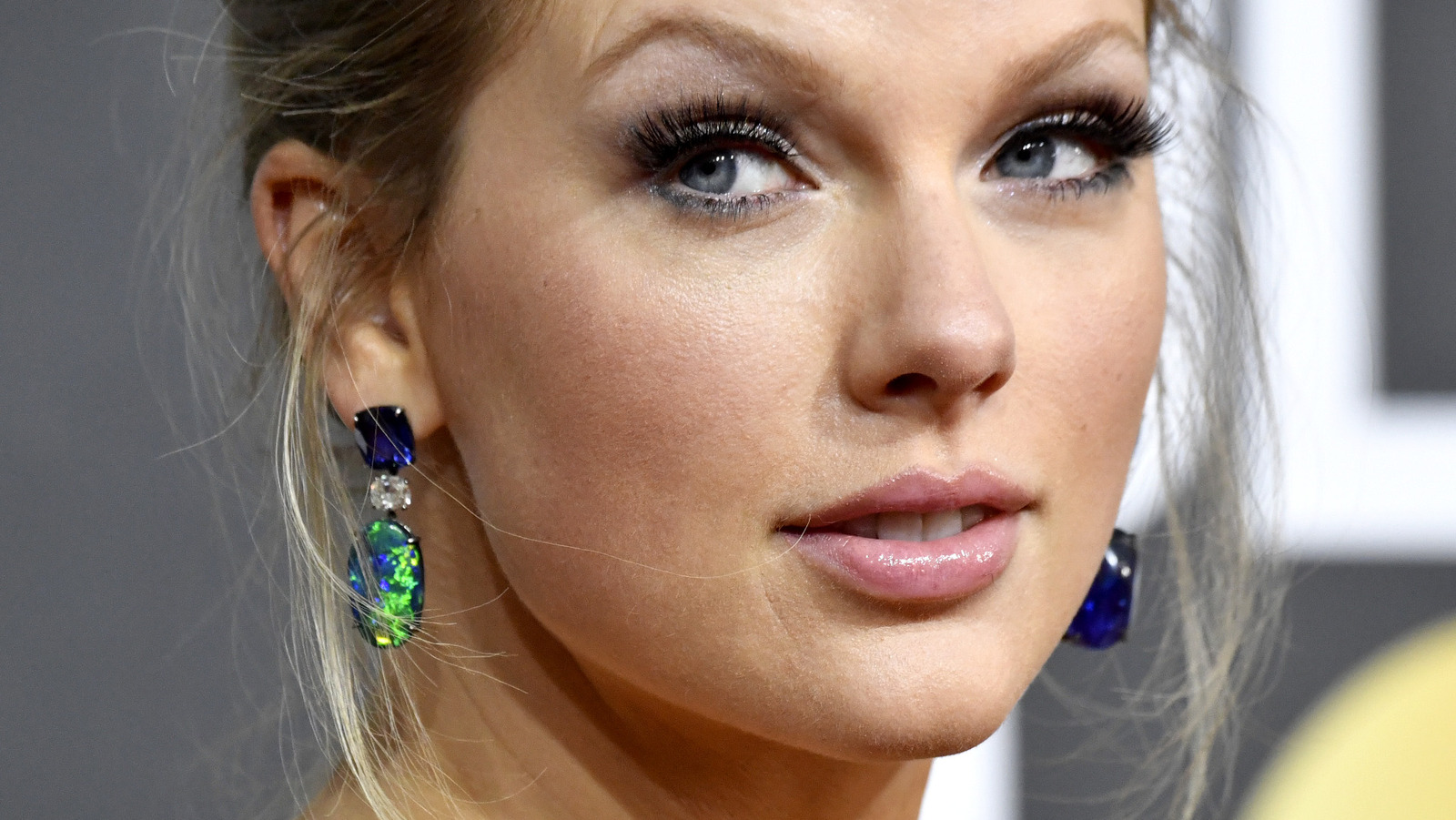 How Starbucks Is Really Celebrating Taylor Swift's Red ReRelease