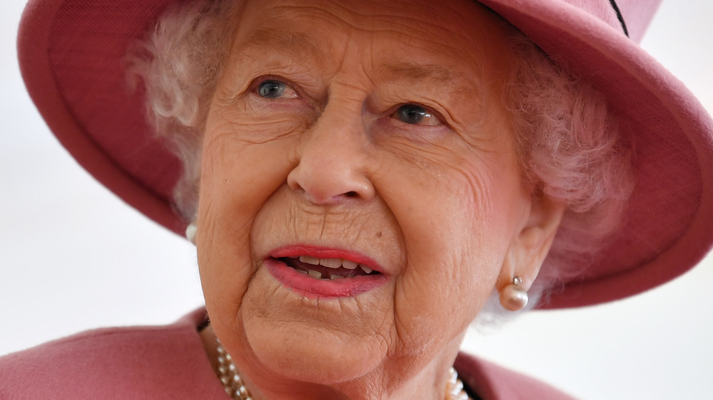 Queen Elizabeth pink hat