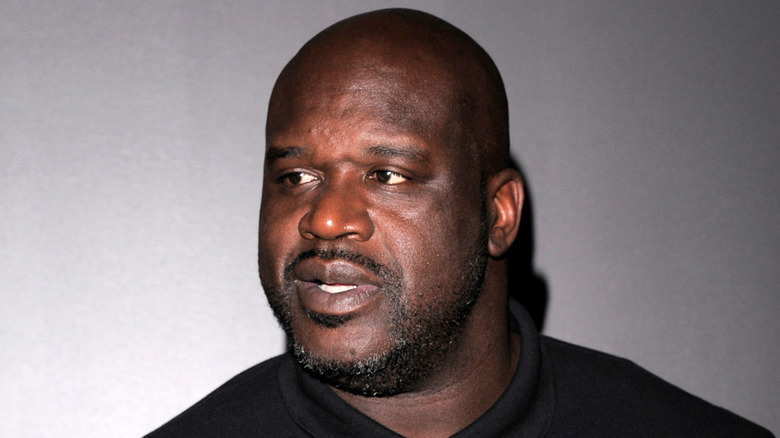 Shaq looking to side
