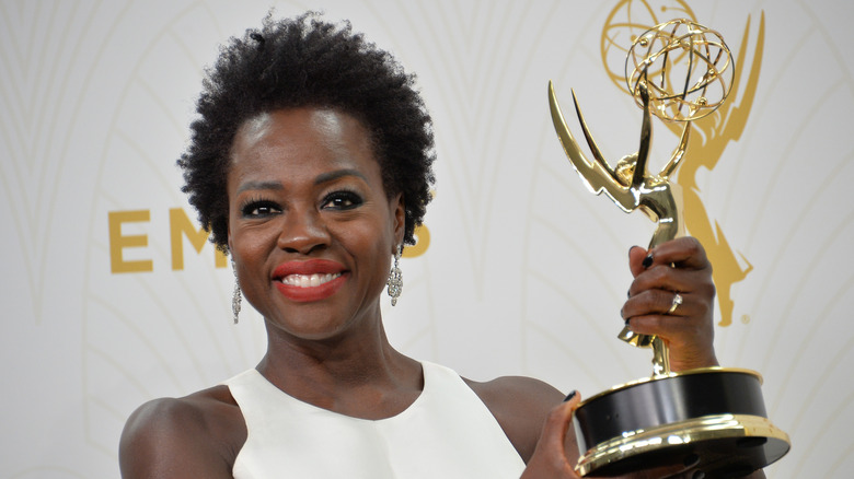 Viola Davis holding Emmy