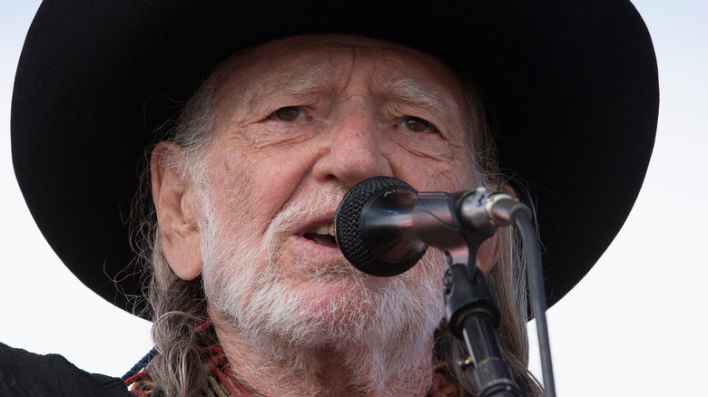 Willie Nelson singing