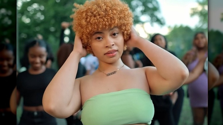 Ice Spice posing in Munch music video