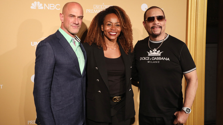 Ice-T and Christopher Meloni posing