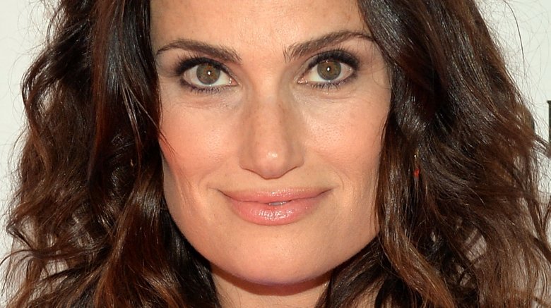 Idina Menzel marries hunky Rent co-star Aaron Lohr