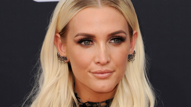 Ashlee Simpson looking to the side