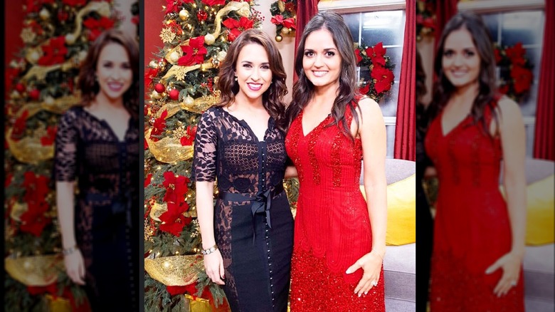 Lacey Chabert, Danica McKellar posing 