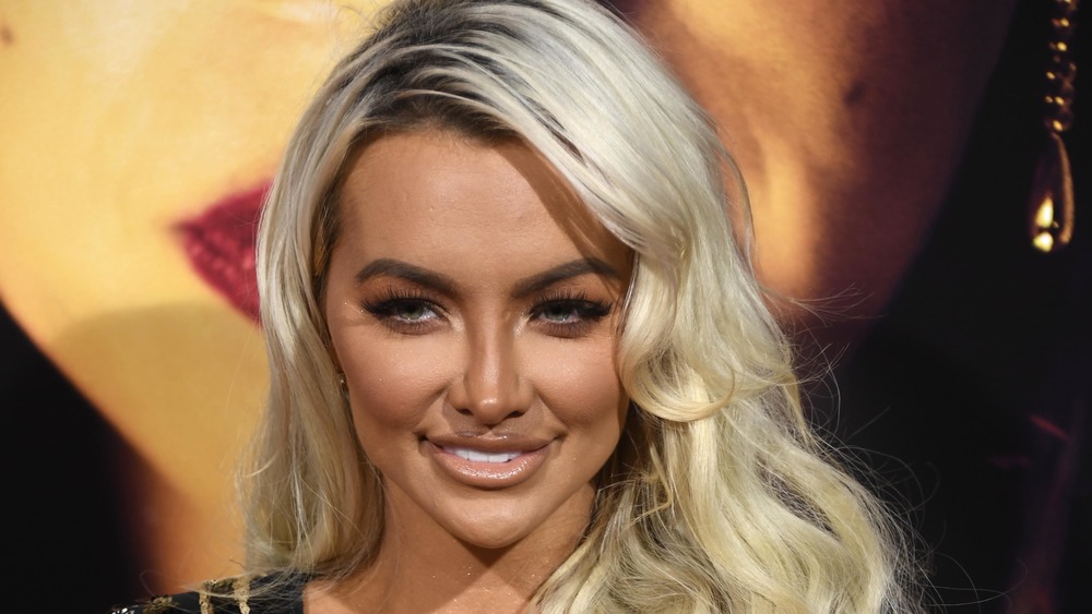 Lindsey Pelas smiling