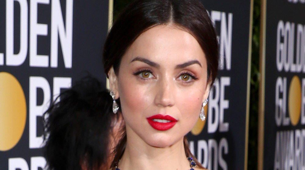 Ana de Armas wears red lipstick