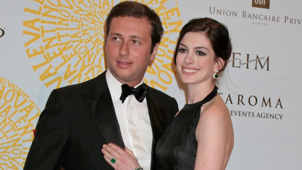 Raffaello Follieri and Anne Hathaway smiling