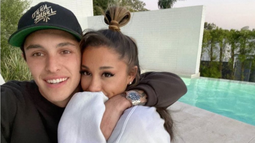 Dalton Gomez Ariana Grande selfie by a pool