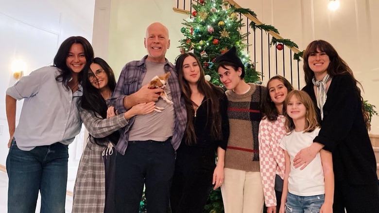 Demi Moore, Bruce Willis, Emma Heming with daughters