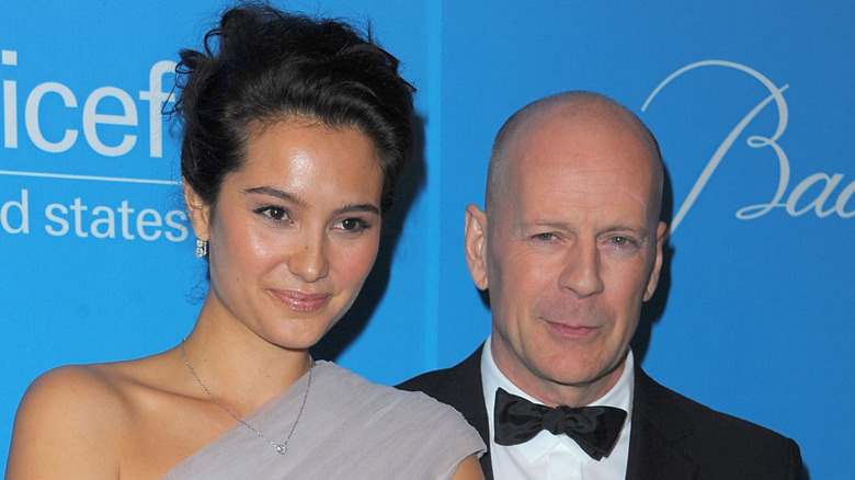 Emma Heming, Bruce Willis posing