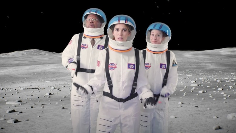 Christy Carlson Romano, Lauren Frost, George Anthony Bell in astronaut costumes