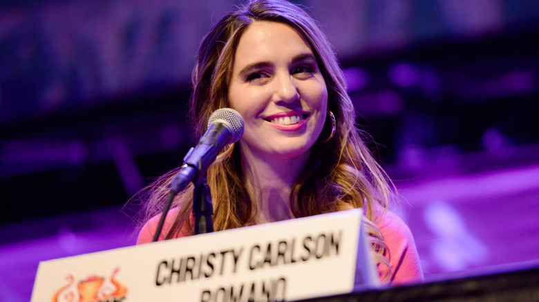 Christy Carlson Romano speaking at a Comic-Con