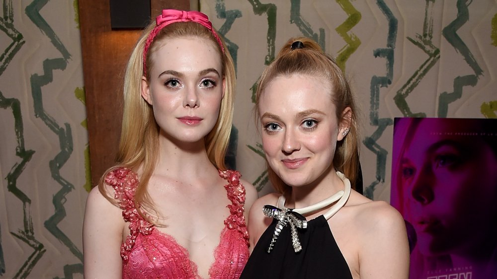Elle and Dakota Fanning