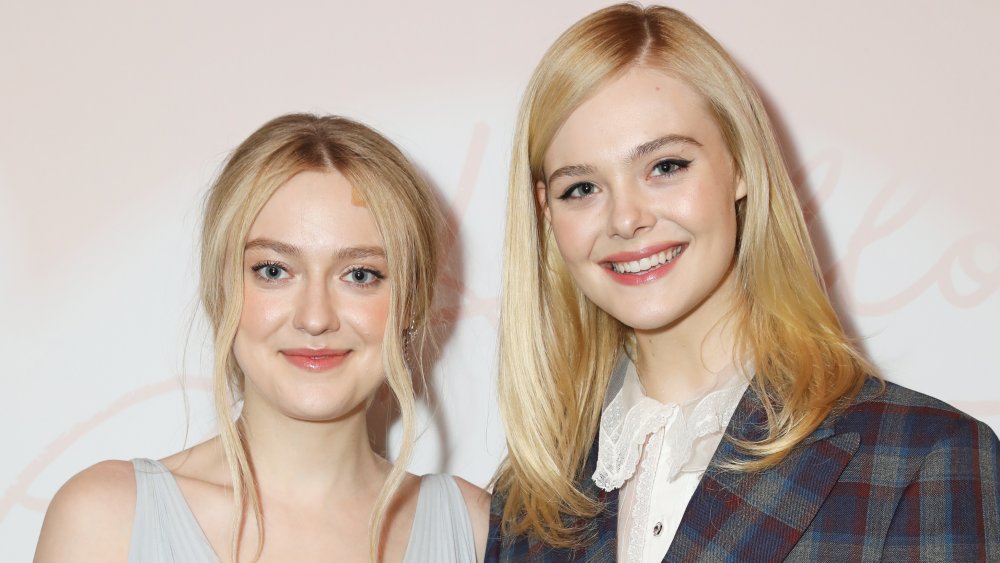 Dakota and Elle Fanning
