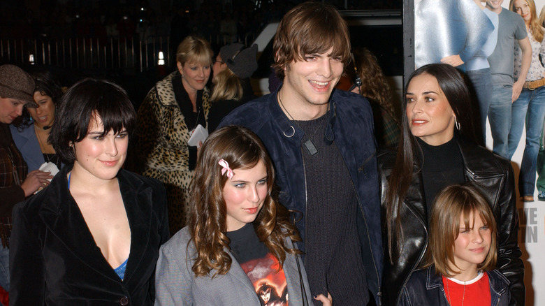 Ashton Kutcher, Demi Moore posing with her daughters
