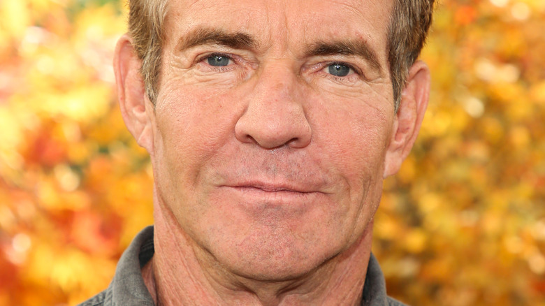 Dennis Quaid posing 